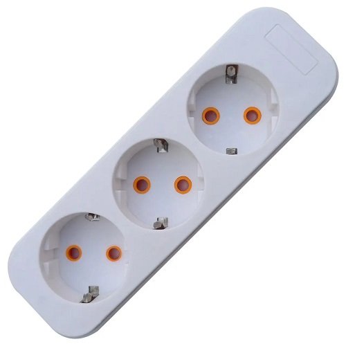 Колодка QUANTUM 3 гнізда біла З/З (QM-KP-00310)
