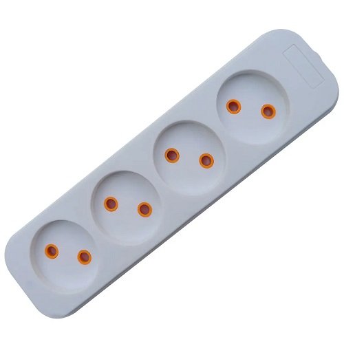 Колодка QUANTUM 4 гнізда біла Б/З (QM-KP-00400)